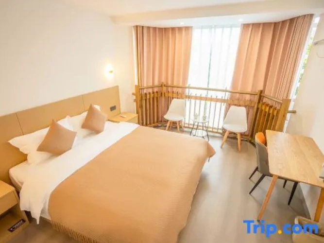 Standard Double room with lake view