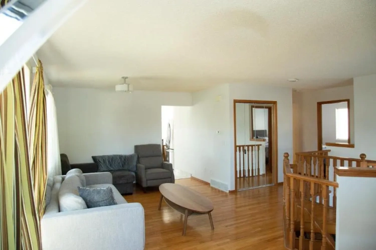 3 Bedrooms Apartment