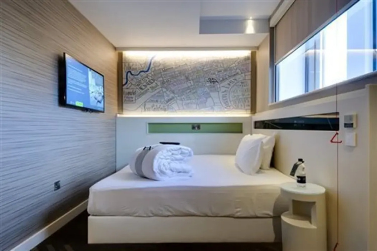 Premier Inn Edinburgh (Royal Mile)