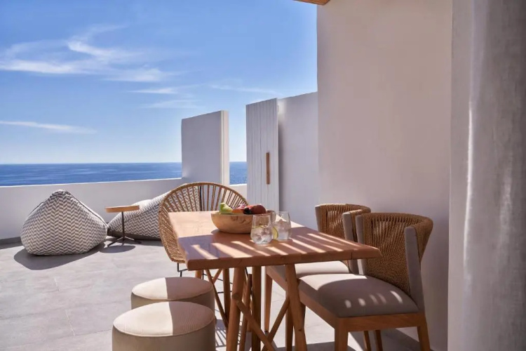 Armony Suites Milos