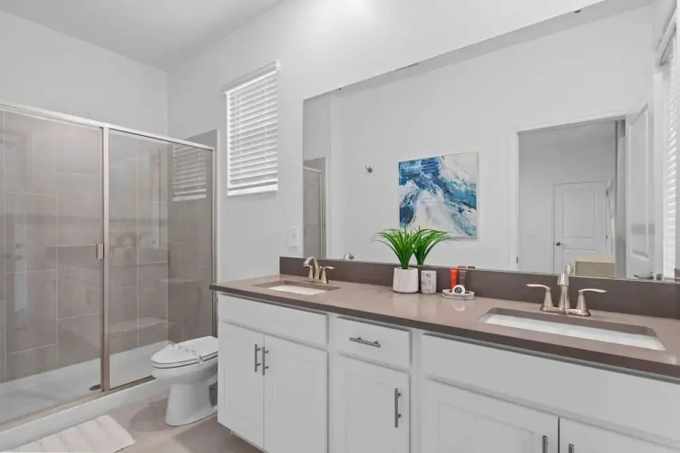 Chic Spacious 5BR Retreat Near Disney