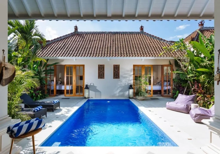 2 Bedrooms Villa