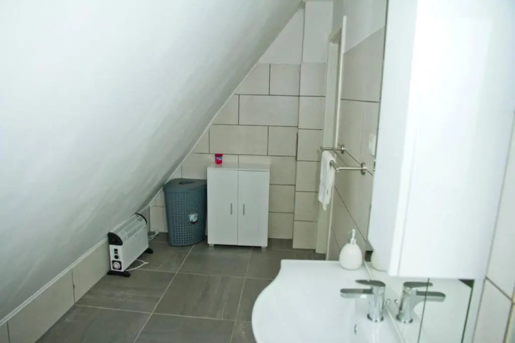 TRUTH Studio - Queensize Bett - Netflix - Küche