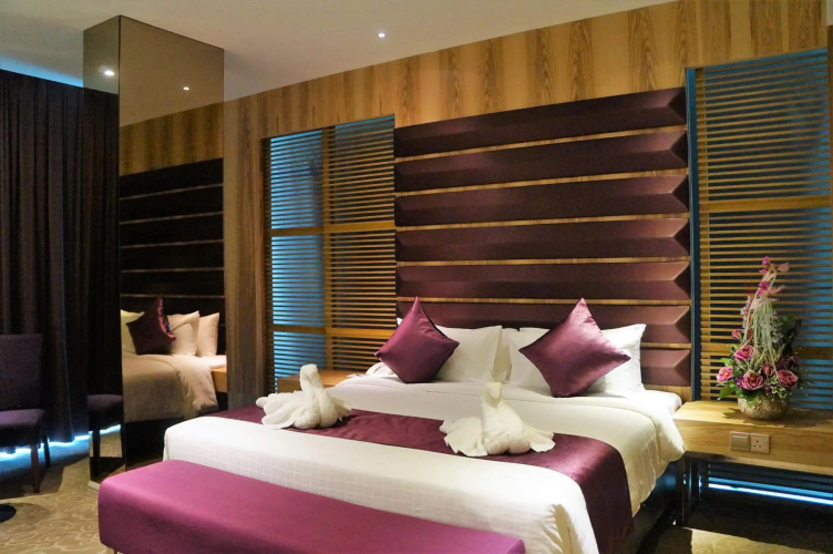 Greens Hotel & Suites