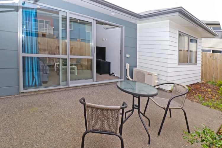 2 Brm Apartment 4 on Jones Crescent