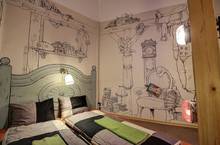 Lavender Circus Hostel And Apartments