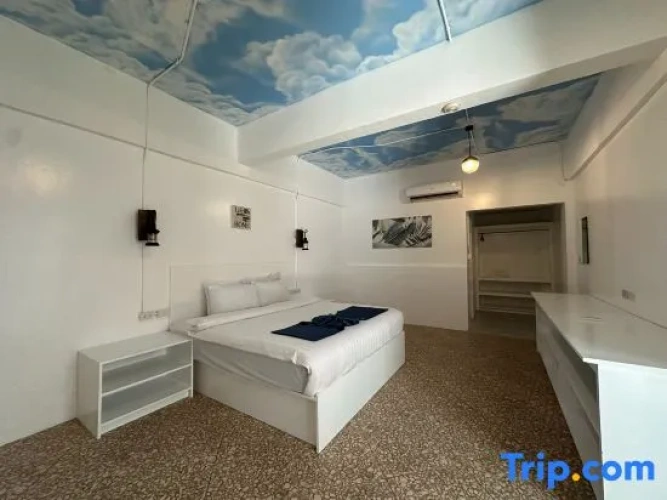 Deluxe Single Family room