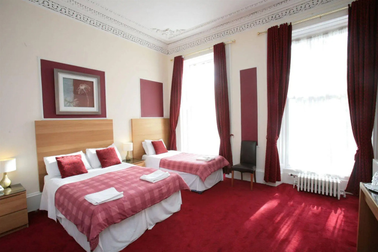Clifton Hotel