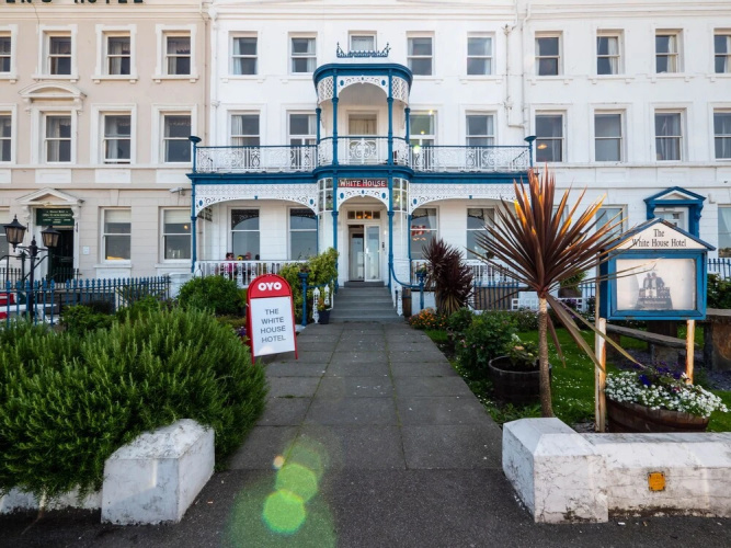 Whitehouse Hotel