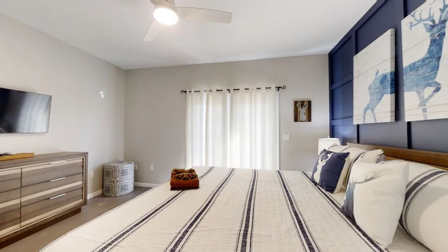Above The Cove 3 Bedroom Home by RedAwning