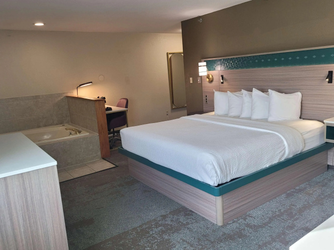 Best Western Plus Altoona Inn