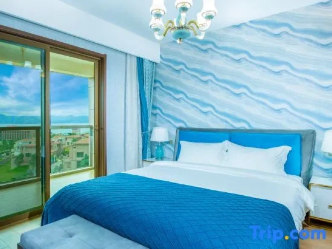 2 Bedrooms Premier Suite with lake view