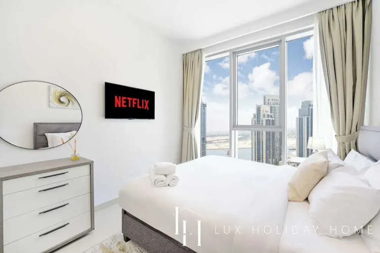 LUX  The Dubai Creek View Suite