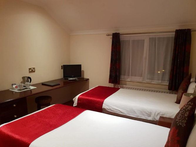 Ascot Hotel