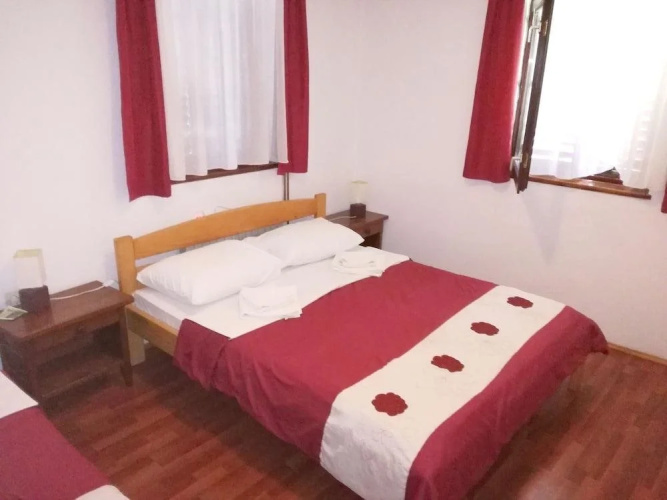 Guest accommodation Plavo oko