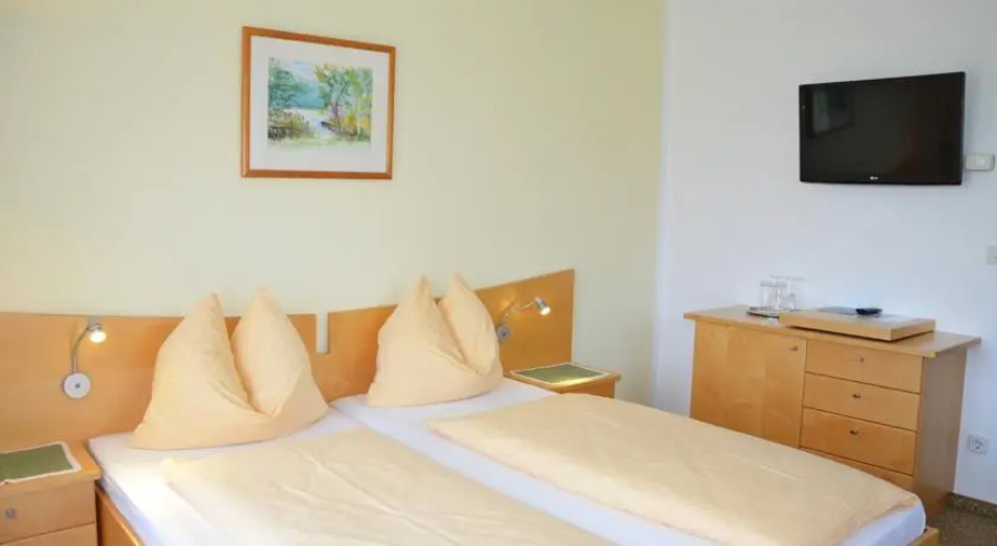 Haus Hannelore - Bed and Breakfast