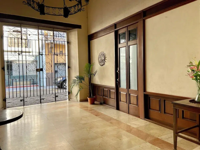 Paseo Colonial 1