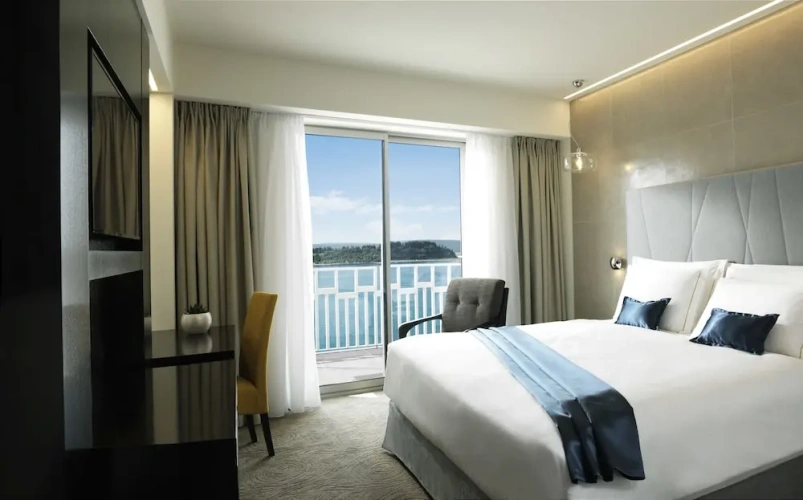 Double room with balcony and with sea view