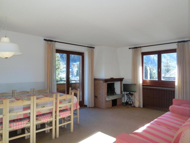 3 Bedrooms Apartment