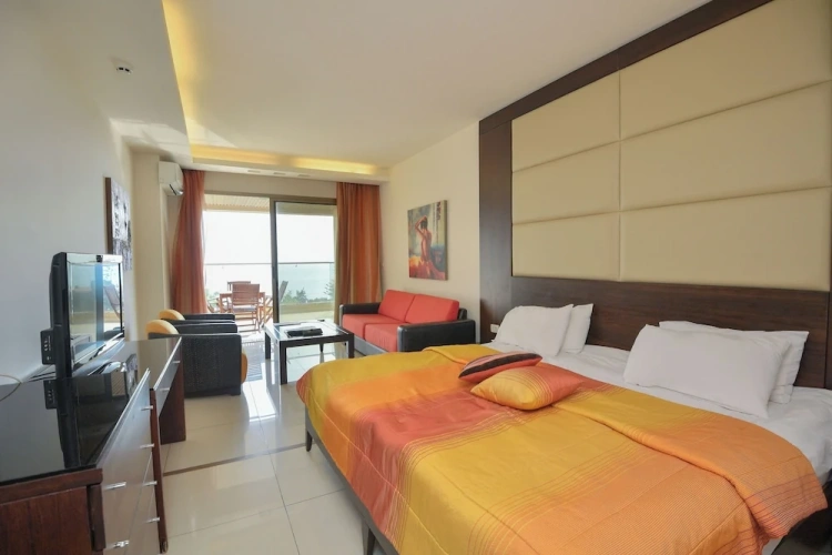 Premium Triple Junior Suite with balcony