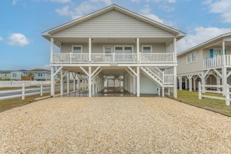 4 Bedrooms Cottage