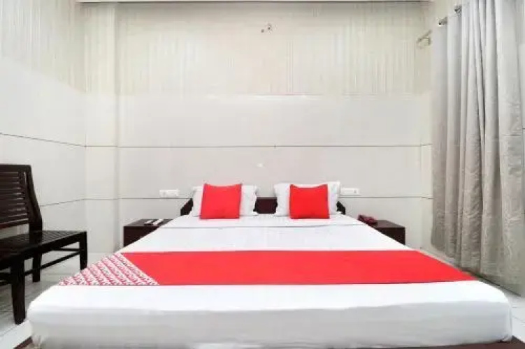 Leo by OYO Rooms