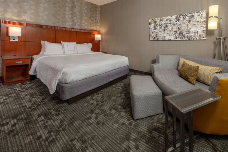Deluxe Double room with courtyard view
