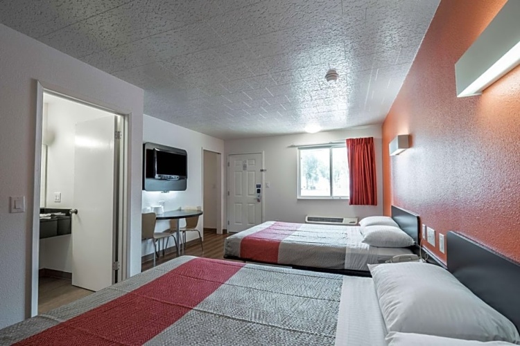 Standard Sextuple room