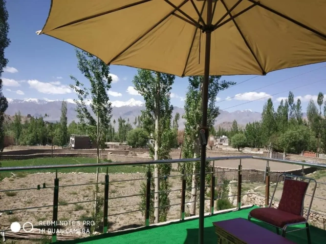 Standard Family room with mountain view