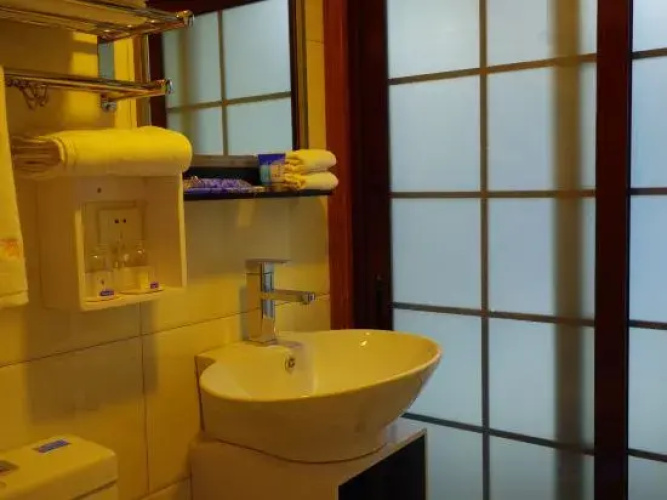 Dandong Yading Hotel