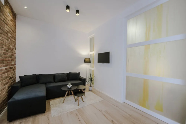 Apartment British Square