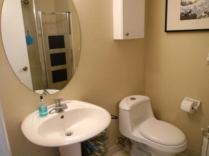 Gorgeous 1BR Condo at Eaton Centre