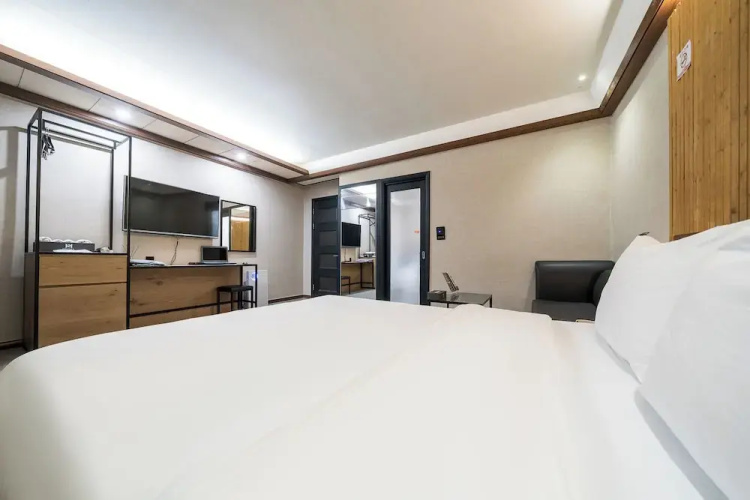 SKYHOTEL