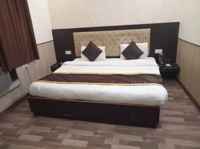 Click Collection Sparsh, Bareilly
