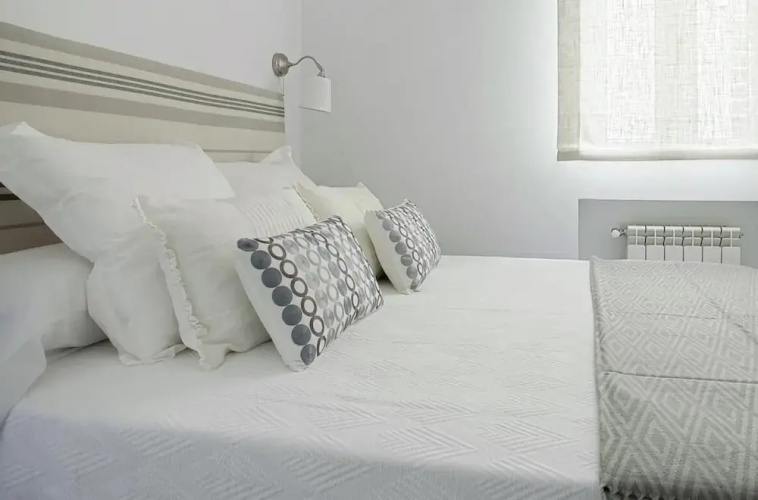 The Best Location, 8pax, 3BD & 2Bth, Reina Sofia II