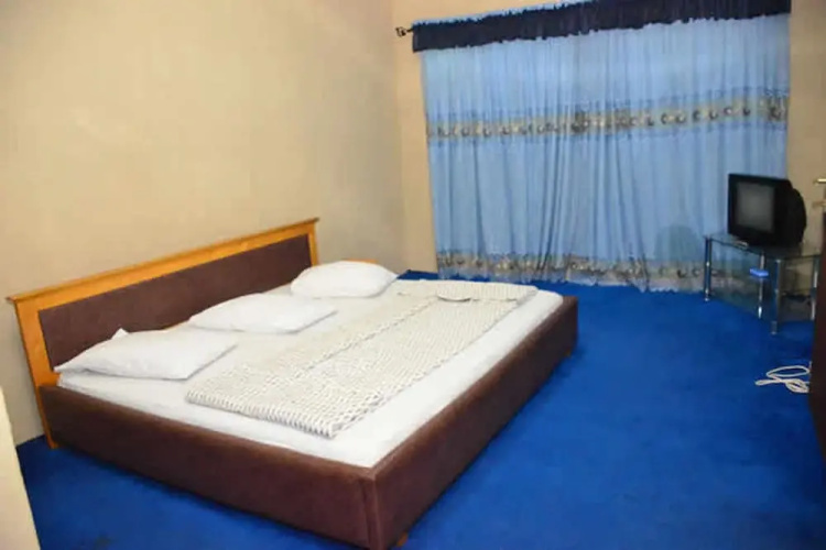 Queens way Resorts