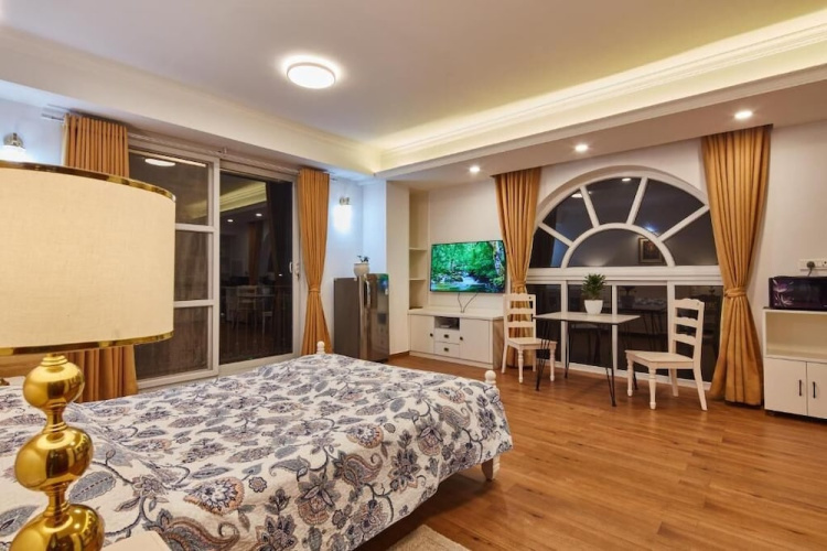 Luminous Apartments & Suites
