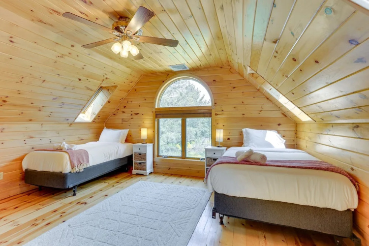 Pocono Dog-Friendly Home on River