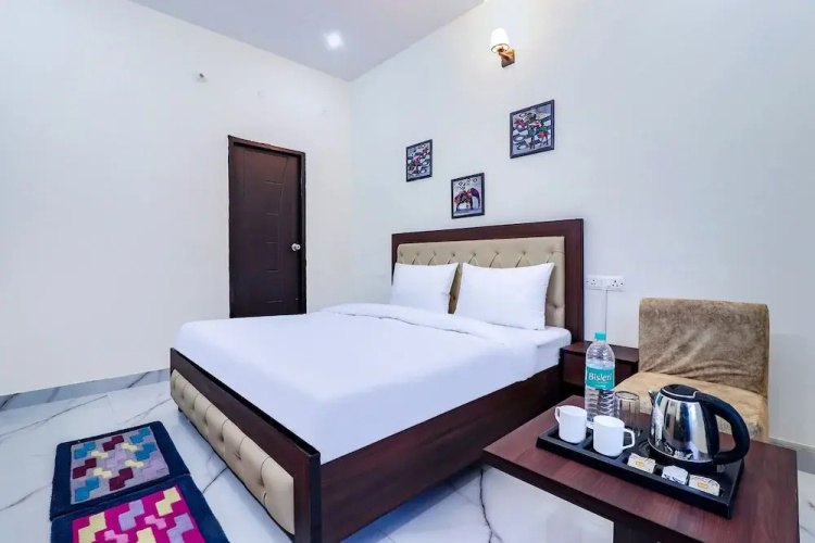 Fabhotel Maira Heights