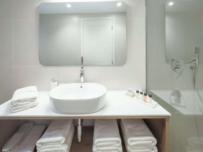 ASTIKON Xenofontos Suites