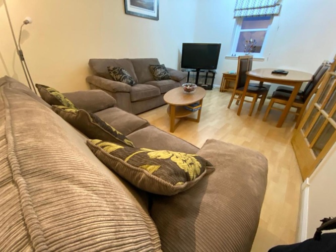 2 Bedrooms Cottage