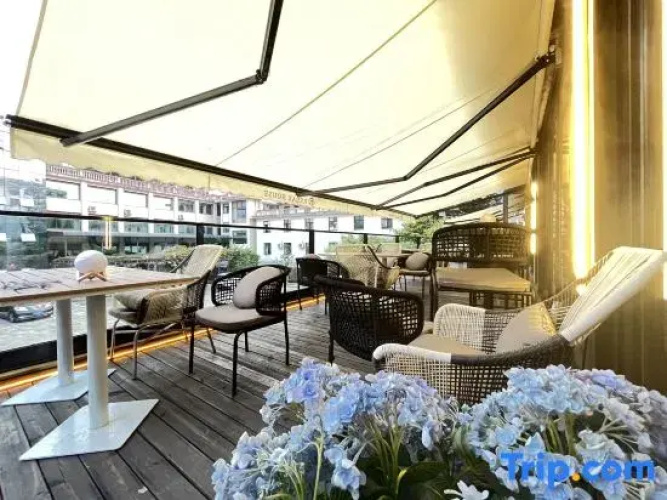 Jadeco Hotel