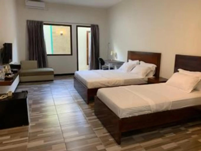 Eora Hotel Dobo