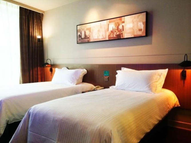 Standard Twin room with view