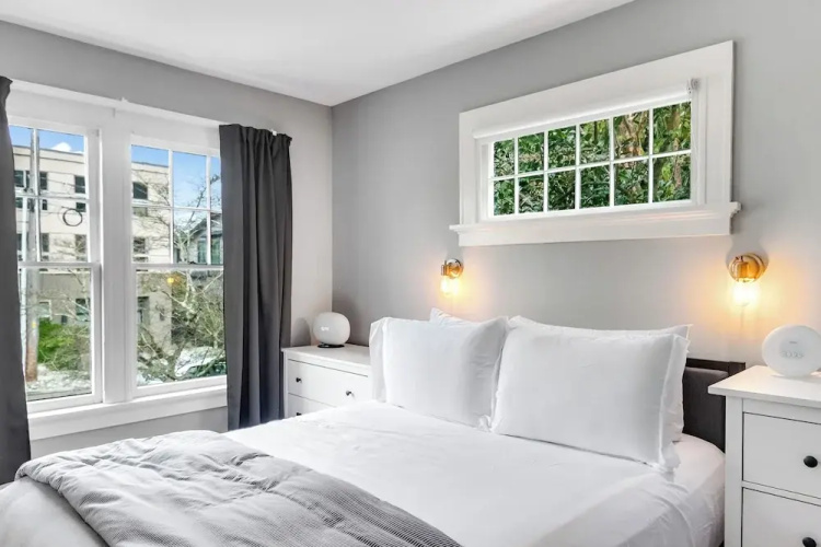 Montlake Hideaway in Spite House