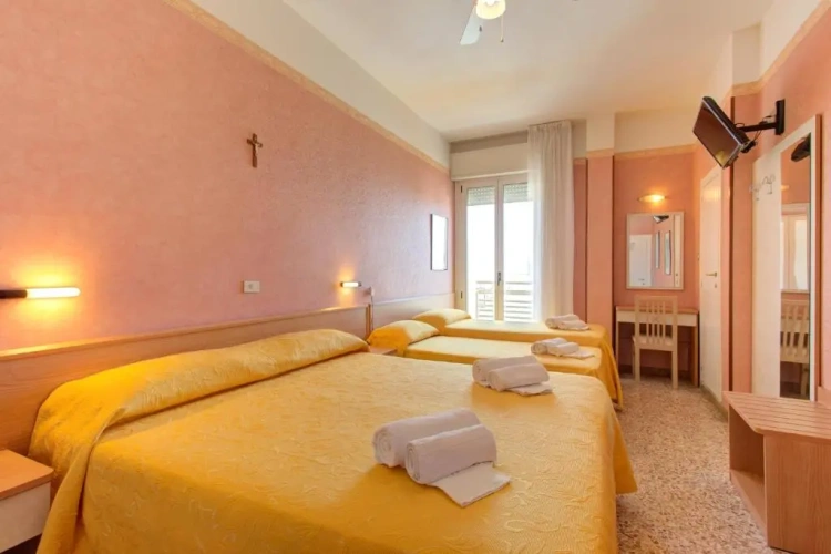 Standard Quadruple room with balcony