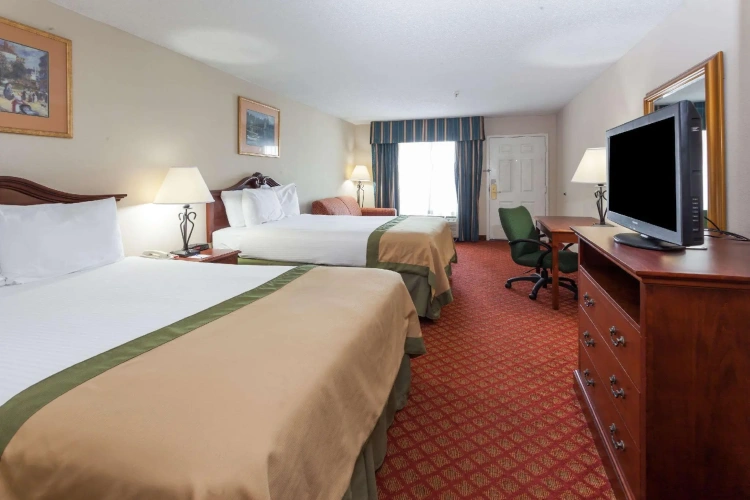 Standard Quadruple room