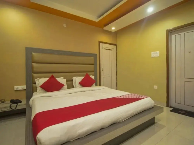 Sudhriti Hotel By OYO Rooms