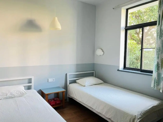Standard Twin room with balcony