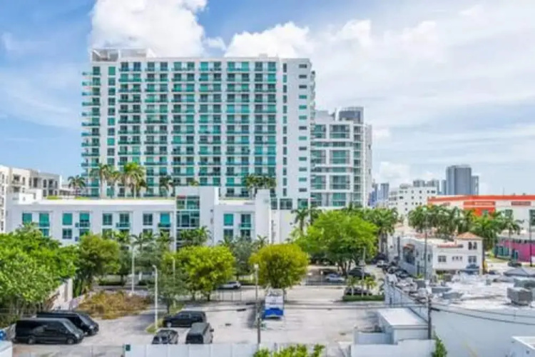 Modern 1BR Apt In Edgewater Free Parking